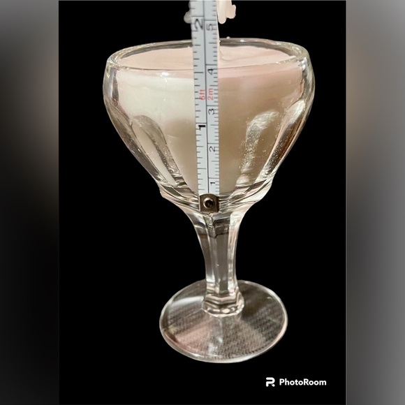 100% Soy Wax Candle-Berries-3.91 Ounces-Hand Poured-Recyclable Too! - Picture 3 of 4